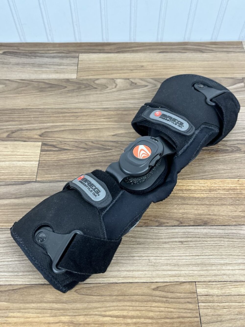 Breg Freestyle OA Knee Brace Lateral Compartment Left Knee Medium - Picture 4 of 7